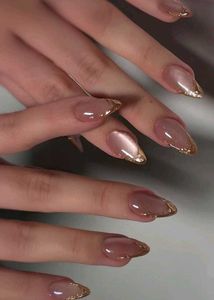 nails