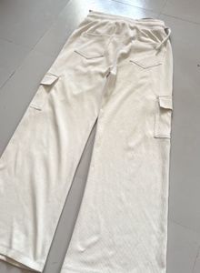 white Cargo pant length 41 size28-32strechy
