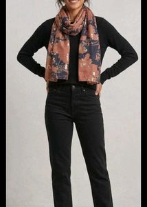Stylish Floral Print Scarf