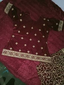 MAROON VELVET BRIDAL LEHENGA HEAVY GOLD ZARI