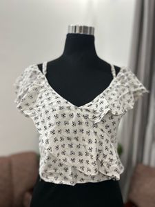 Cute White Floral Ruffle Top