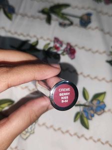 zudio lipstick  DRENCH KISS INTENSE CREME