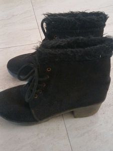 Cozy Fur Lined Black Boots
