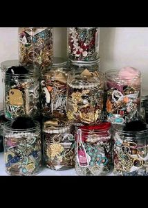 Mystery jwellery jar/container