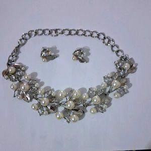 Elegant Pearl & Crystal Necklace Set
