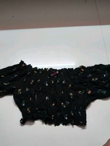 Off-Shoulder Floral Crop Top
