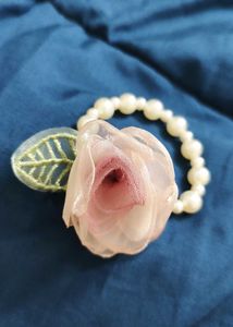 Elegant Rose &amp; Pearl Bracelet