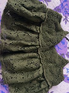 Chic Green Lace Crop Top