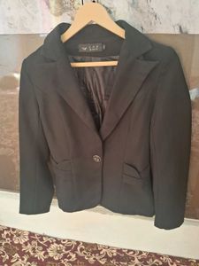 Chic Black Blazer for Women