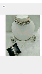 Kundan Necklace Set with Earring