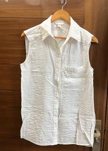 H&M Sleeveless White Textured Shirt