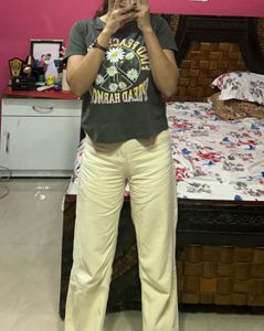 combo of High Waisted Wide Leg Jeans & Graphic Tee