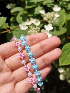Any 3 Beaded Flower Bracelets🐚