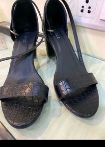 Ankel Black heel for women