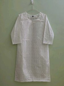 Elegant White Chikankari Kurta