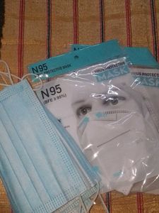 B5Surgical And Free 3 N95 Face Masks