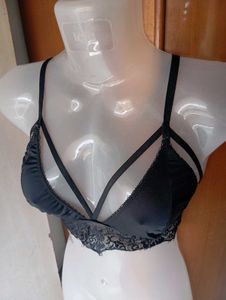 Stylish Black Lace Trim Bralette