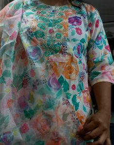 Embroidered Floral kurta set with sandle
