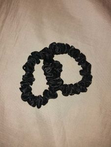 black hair ties