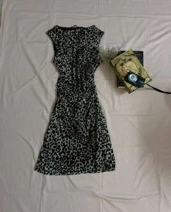 Chic Leopard Print Ruched Dress