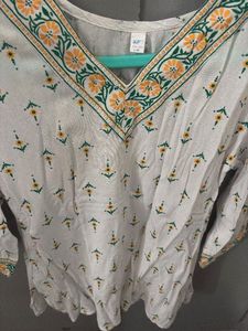 White Ethnic Kurta with Floral Print