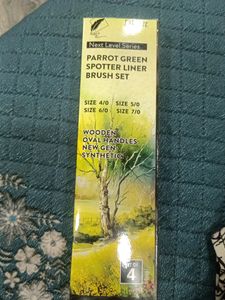 Parrot Green Spotter Liner Brush Set