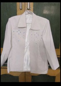 Elegant White Blazer with Embellishments
