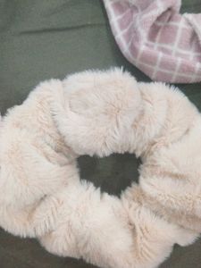 Set of 5 Fluffy Scrunchies