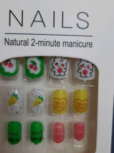 Nails: Cute Press-On Nail Set