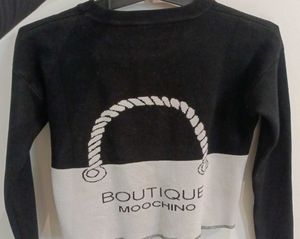 Cropped Black Knit Sweater with Graphic