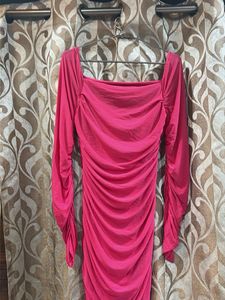 NEW - Ruching Long Sleeve Bodycon Dress
