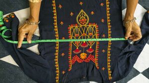 Embroidered Kurta With Freebies 💗