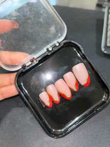 Press-On Nails with Red &amp; Gold Design
