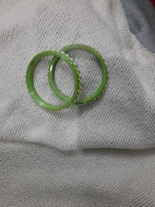 Green &amp; White Bangle Set