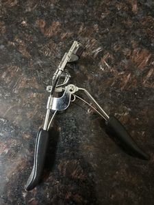 Eyelash Curler
