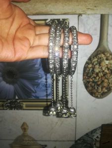 Bohemian Leaf &amp; Bell Dangle Bangle Set