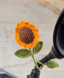 Crochet sunflower scooty charm 🌻