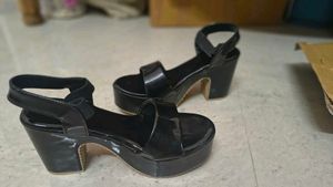 Chic Black Patent Platform Heels