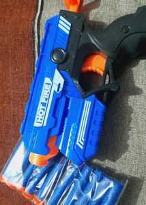 BRAND NEW**** TOY GUN WITH 5 Foam Bullets And