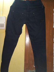 Black Jeans For Women , Still Can Be Worn