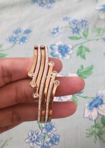 Chic Anti turnish Bangle with Crystals