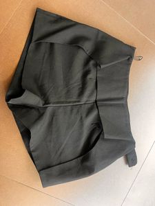 Chic Black High-Waisted Shorts