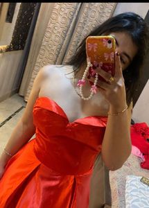 Stunning Strapless cherry red gown❤️🎀