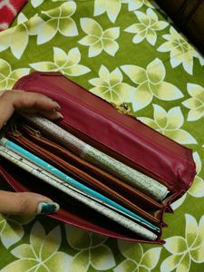 Maroon Wallet