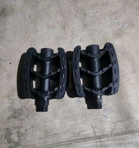 Durable Black Bicycle Pedals