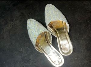 Ethnic trendy footwear 🎀
