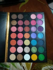 35 Color Eyeshadow Palette