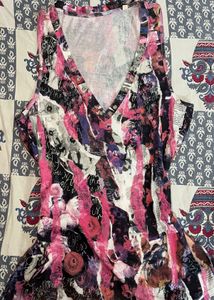 GUESS Abstract Print V-Neck Top