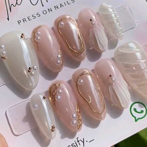 Elegant Pearl & Gold Press-On Nails