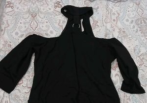 Chic Black Cold Shoulder Bodysuit